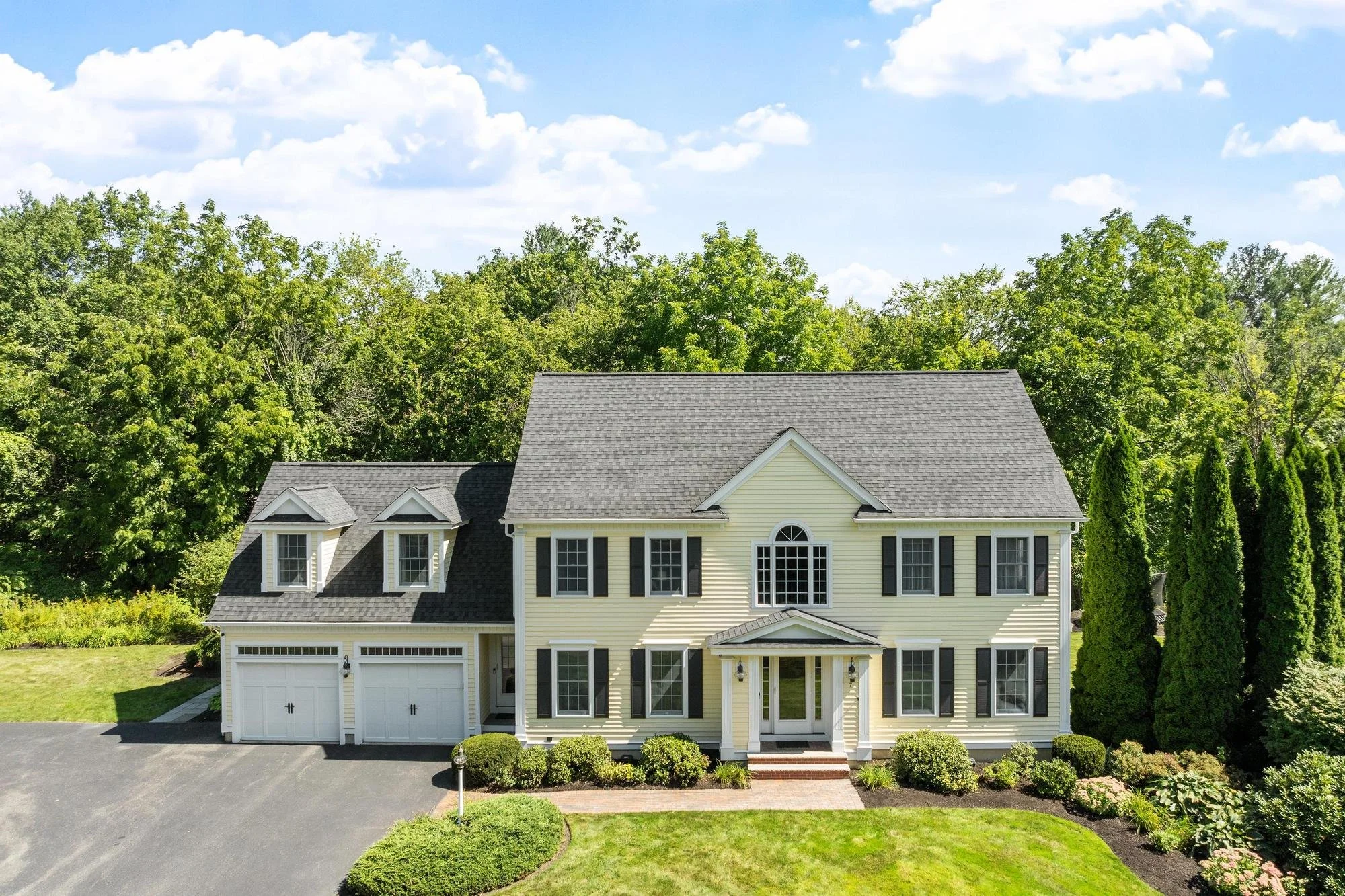 7 Sweeney Ridge Rd, Bedford