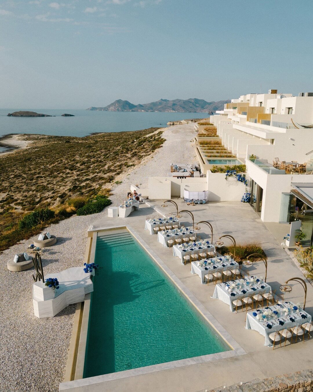 Domes White Coast, Milos