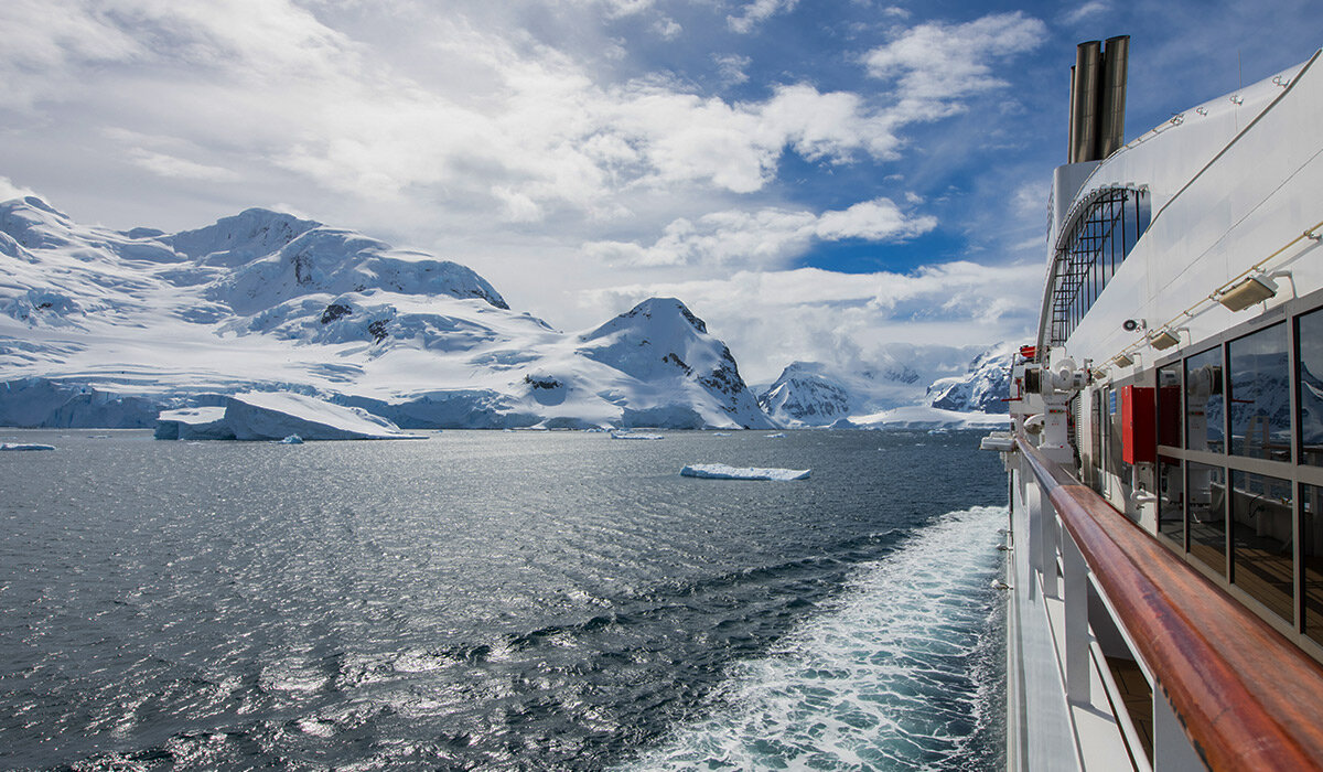 VACAYA Antarctica cruise 3.jpg
