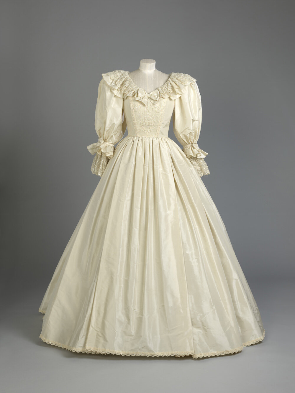 Wedding gown of Diana, Princess of Wales (front view) © Royal Collection Trust All Rights Reserved.jpg