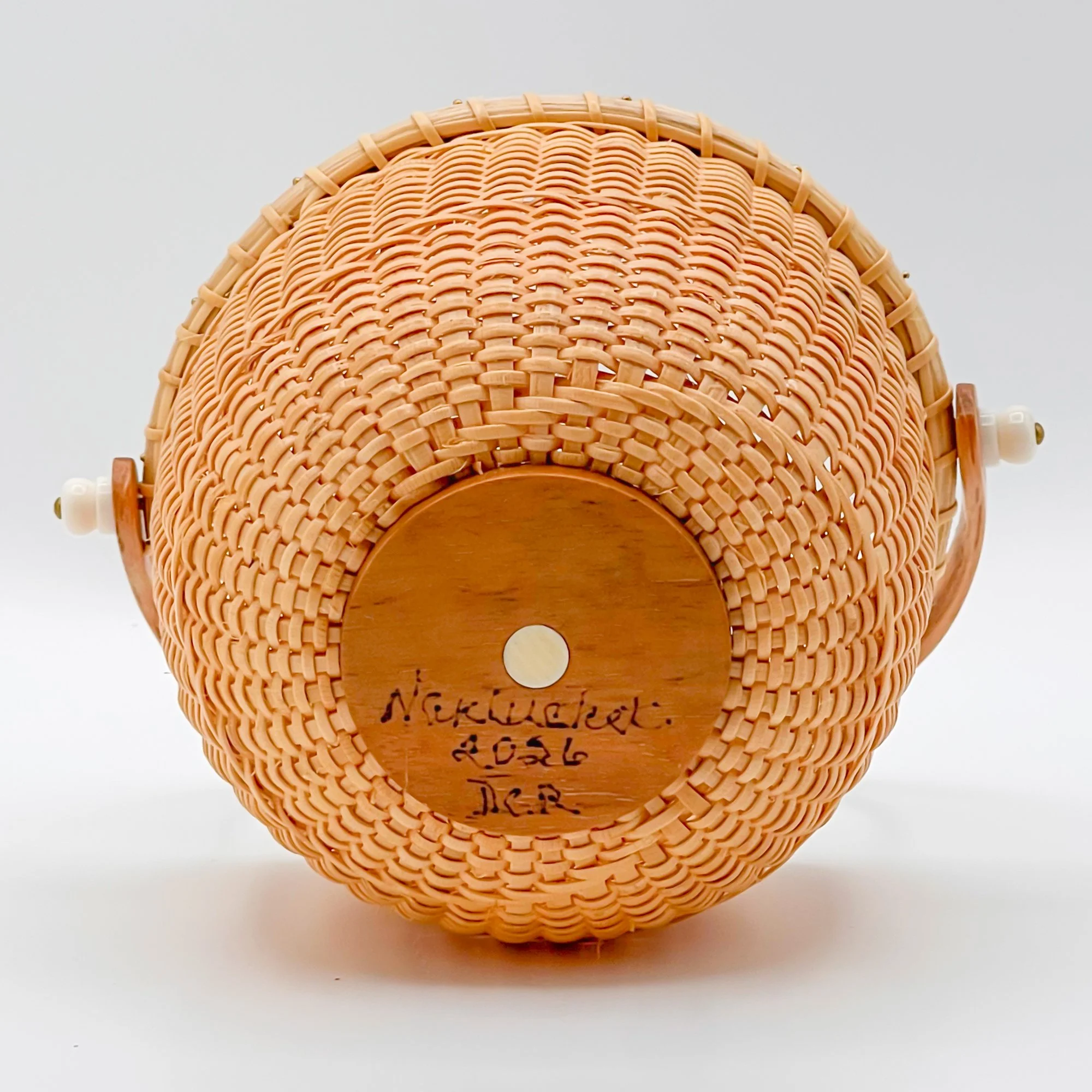 2026_8_15_Miniature Lightship Basket_oval_3_02.jpg