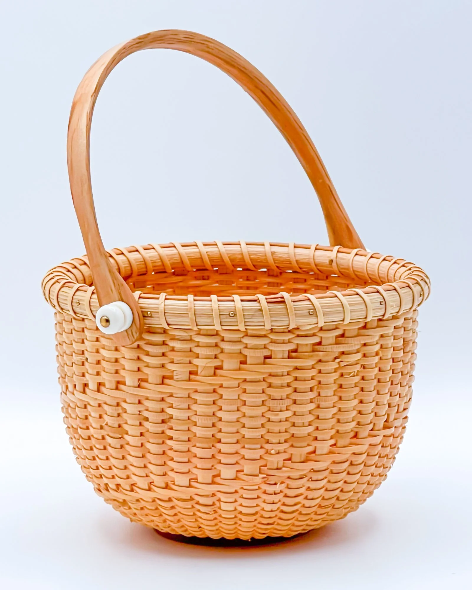 2026_8_15_Miniature Lightship Basket_oval_3_01.jpg