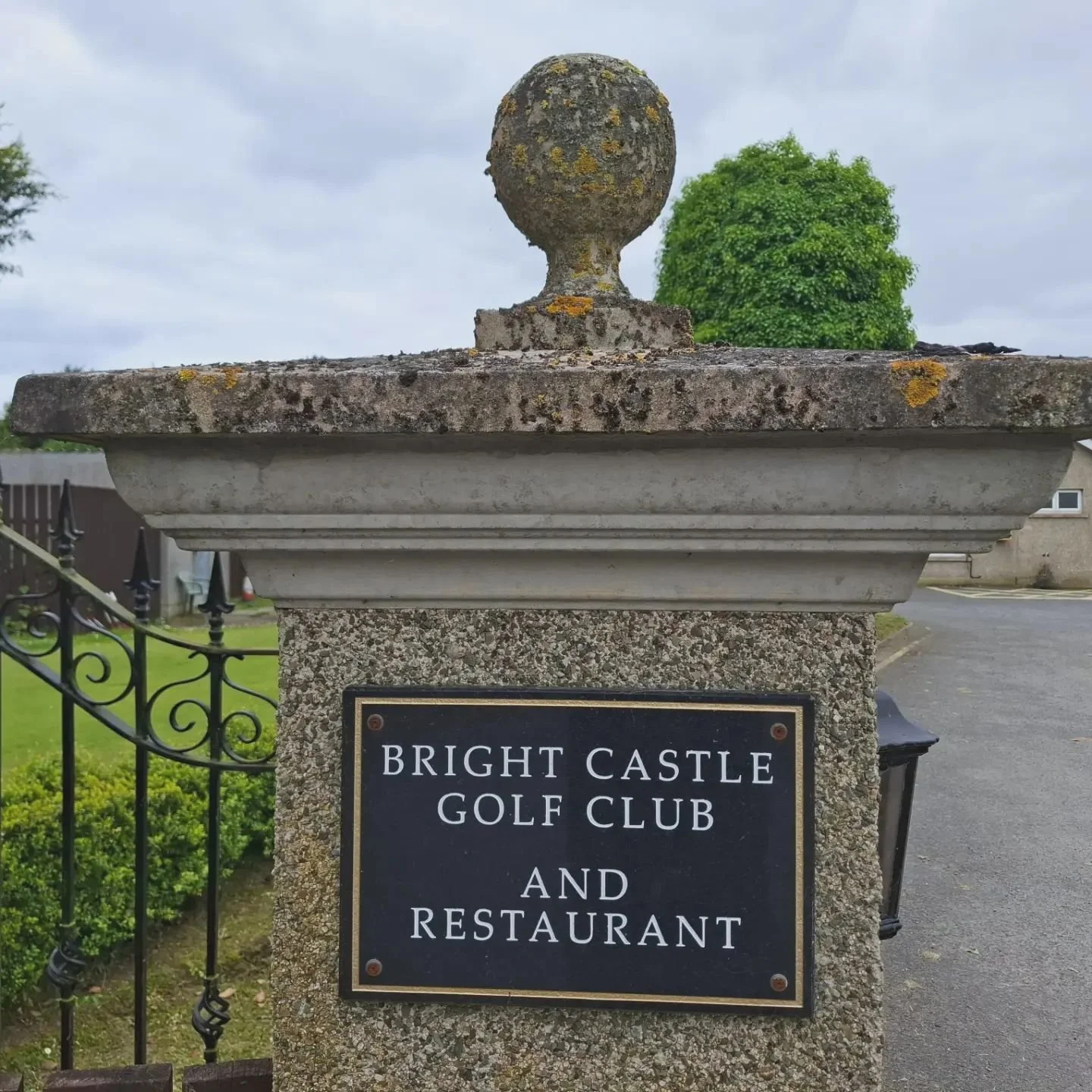 Good afternoon doing some maintenance for #brightcastlegolfclub. The golf course is looking great and ready for captains day. #southdowntreecare #golf #brightcastlegolfclub