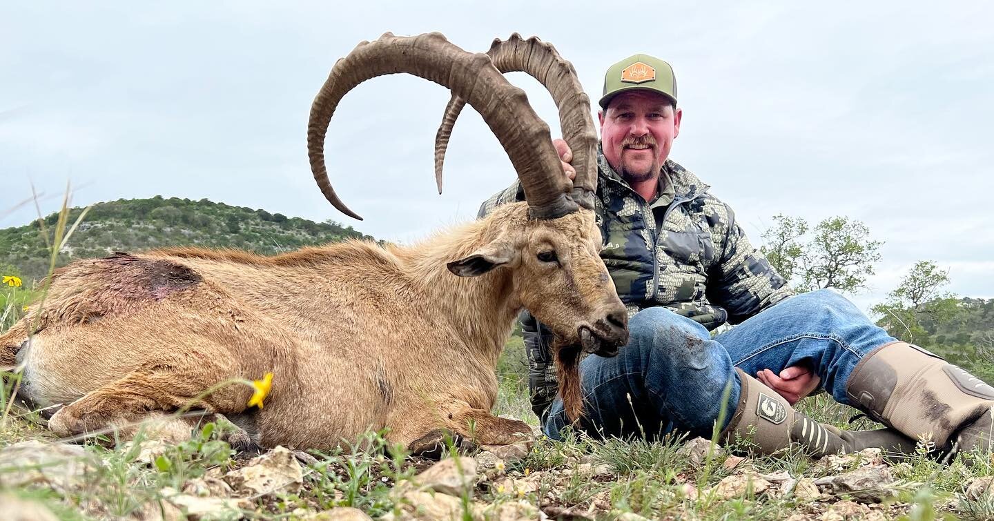 Huge congratulations to Mr. Tanner Schwartz. Tanner traveled over from houston to harvest this nice Nubian Ibex Billy with us here at Recordbuck ! 

Guide - Riley Taylor 

If you want the opportunity to hunt Nubian Ibex or one of the 50 + species we 