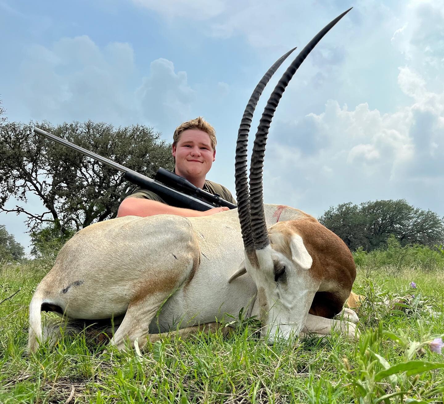 We want to congratulate the banded bird challenge winner, Britten Shoemaker on this nice old mature Scimitar Horned Oryx ! With temperatures warming up and scattered rain showers, it sure is green around here! 

Guide - Ethan Cook 

If you need a sum