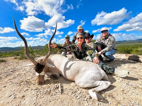 Congratulations to the Longron family with a couple nice whitetail, and a hammer on an addax bull! We love seeing family hunts here at Recordbuck, especially repeat clients ! Thank y&rsquo;all for choosing Recordbuck for your premier hunting destinat