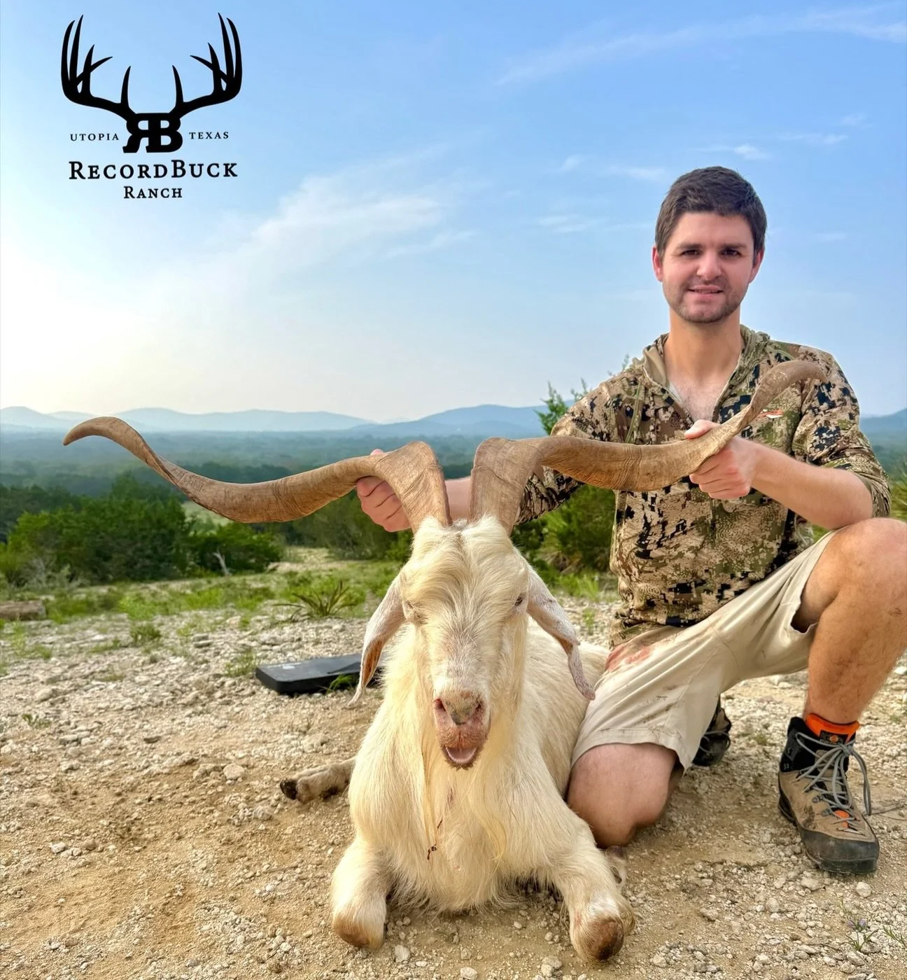 A big Catalina billy hits the ground for this happy hunter! From the hunt to the memories made around camp, we&rsquo;re thankful you chose Recordbuck!

Guide: Ryan King

Ready to turn that dream hunt into reality? Contact us today and let&rsquo;s mak
