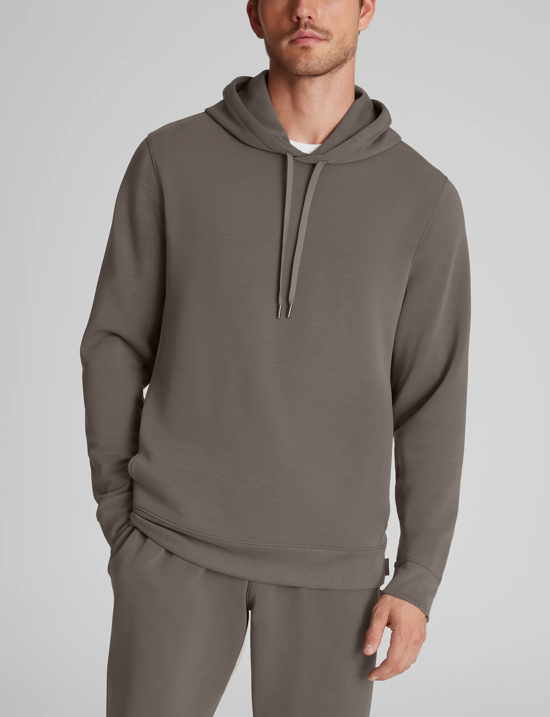 1004387_200075_Ecomm_Front_M_L_LT_HOODIE_1.8.26.webp