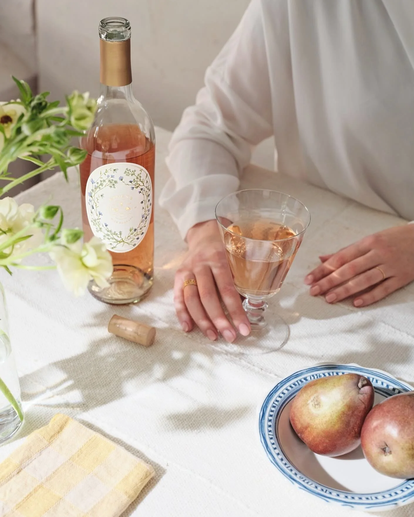 Just imagining I&rsquo;m in #paris
🥖🍷🥐 courtesy of @athenswinecompany 
.
Branding: @erikajack 
CD: @veronicarogers_ 
Photog: judypakstudio

#athenswinecompany #athensgeorgia #takemetoparis #parisvibes #ros&eacute;allday #ros&eacute; #ros&eacute;wi