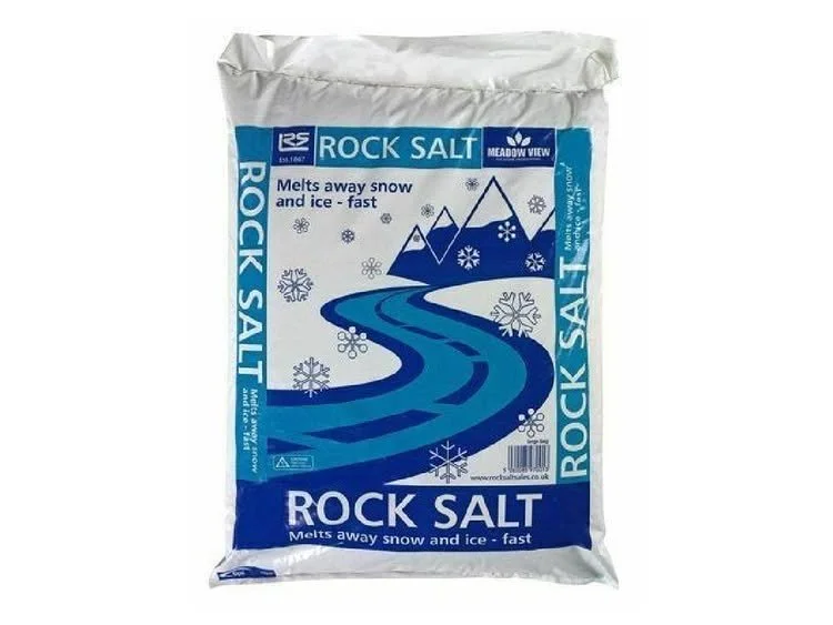 Meadowview Rock salt &pound;7.99 a bag available at Chelsham &amp; Woldingham 
#knightswoldinghamchelsham #coldweather #SnowandIce #rocksalt