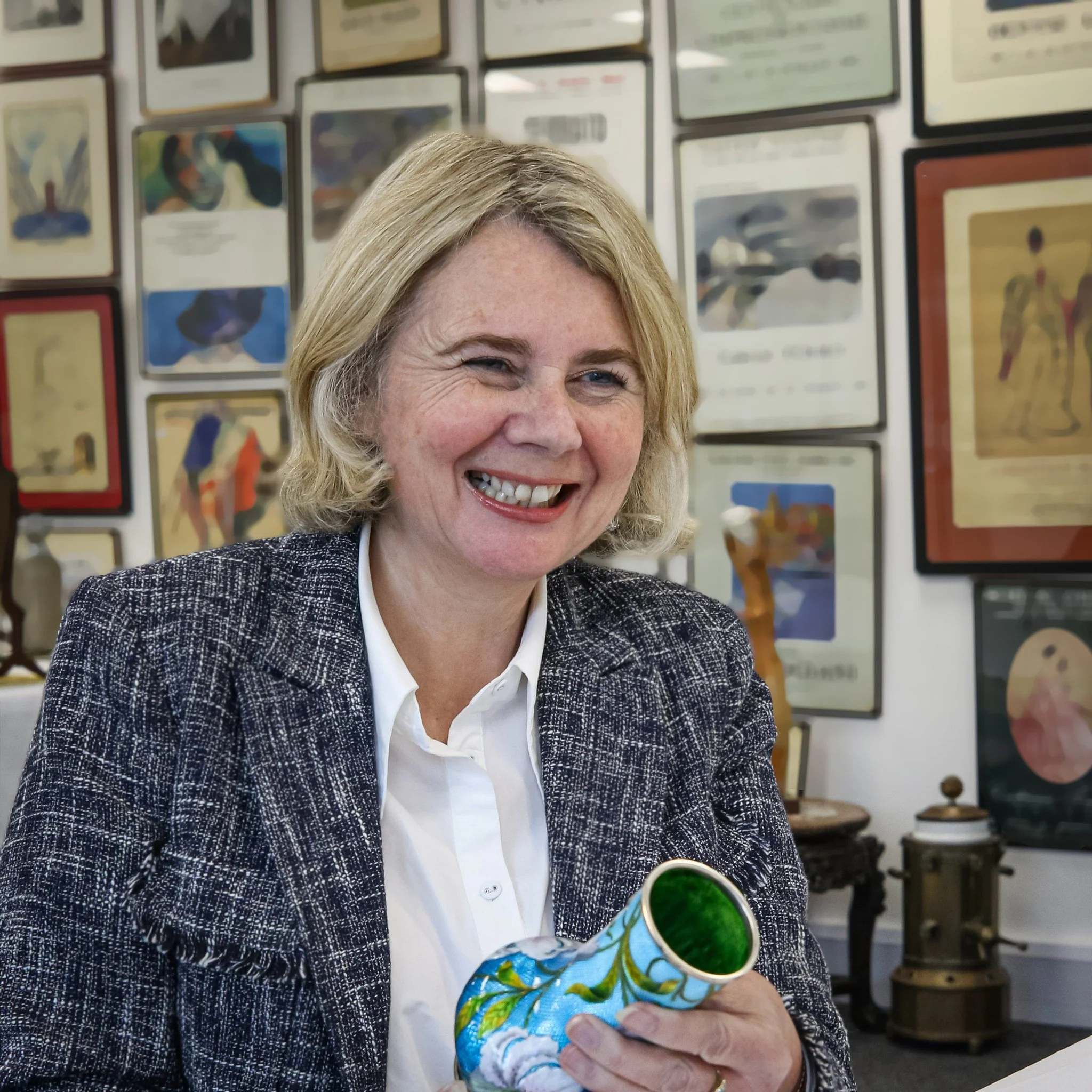 Sunday 1st March 📍Knights Garden Centre, Chelsham 
10:30am - 1:30pm
💎Do you have a jewellery box tucked under the bed? A drawer full of silver cutlery? Or an inherited Chinese vase? Bring them along to be appraised by the experts from Catherine Sou