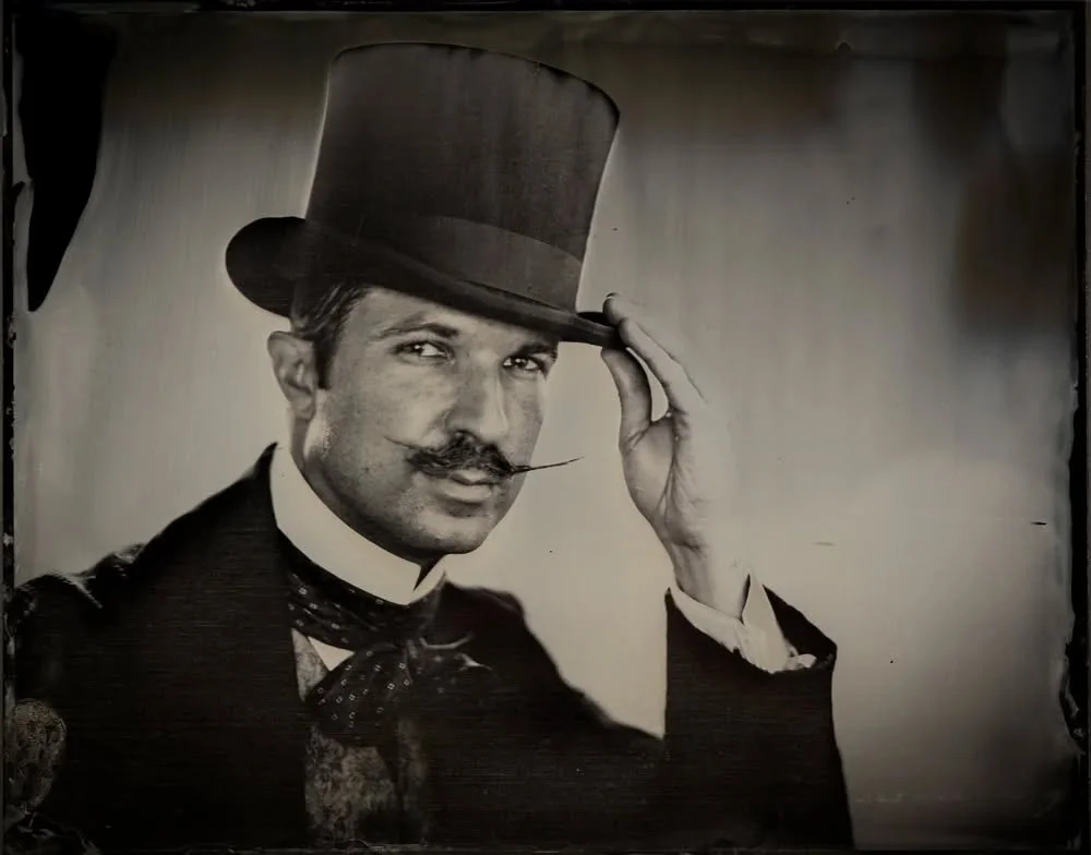 Celebrate VE Day with us!
Don't Dilly Dally, book Sing along with Tom in Seasons Chelsham Thursday 7th May 2pm-4pm &pound;20 per person.
Enjoy a good old sing-along with Tom and his old music hall medleys, whist enjoying a cream tea in Seasons Restau