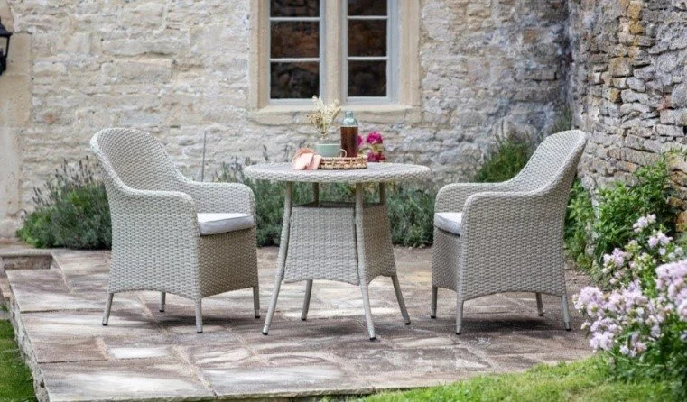 Happy Early May Bank Holiday! Our hours today are 9am-5pm
If you happen to be instore, pay &pound;1 and enter our raffle to win this Bistro Set at the end of May, worth &pound;499!
Proceeds go to Dial-a Ride, a local based charity.
#Bramblecrest #myk