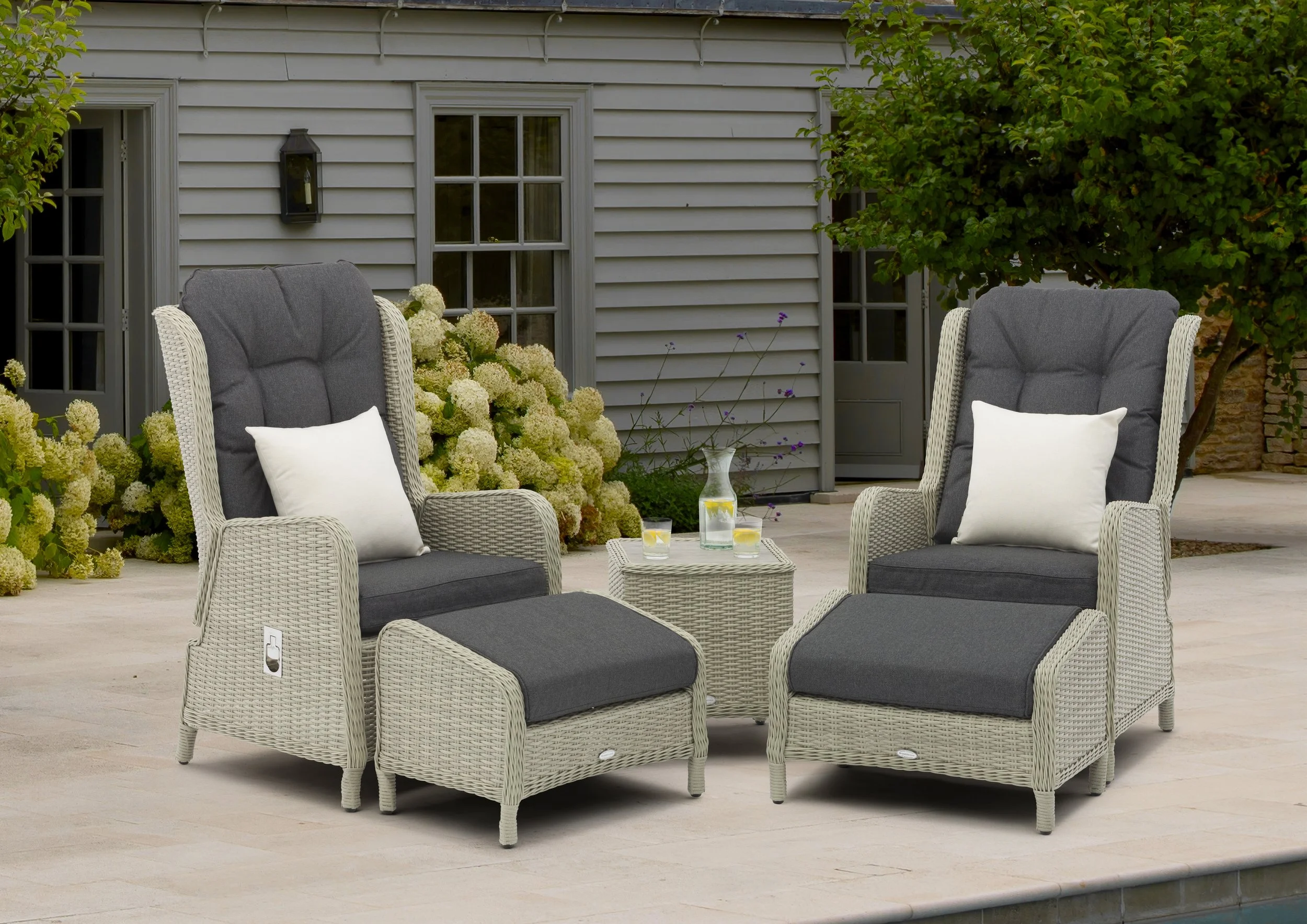 Bramblecrest Chedworth Deluxe Recliner Set with 2 Footstalls & Ceramic Top Coffee Table in Dove Grey