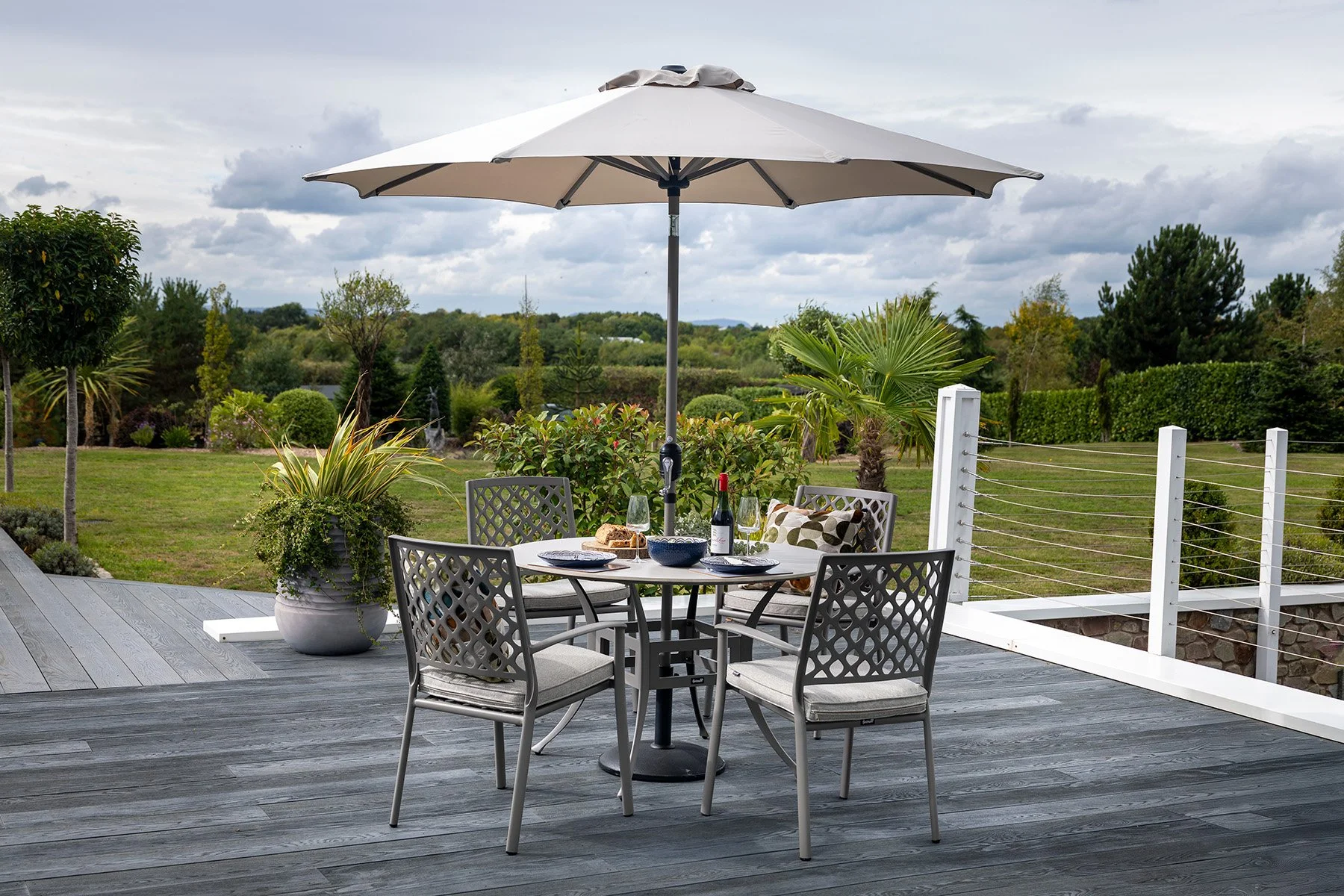 Avebury Ceramic 4 Seat Dining Set_W04-1764154930.jpg