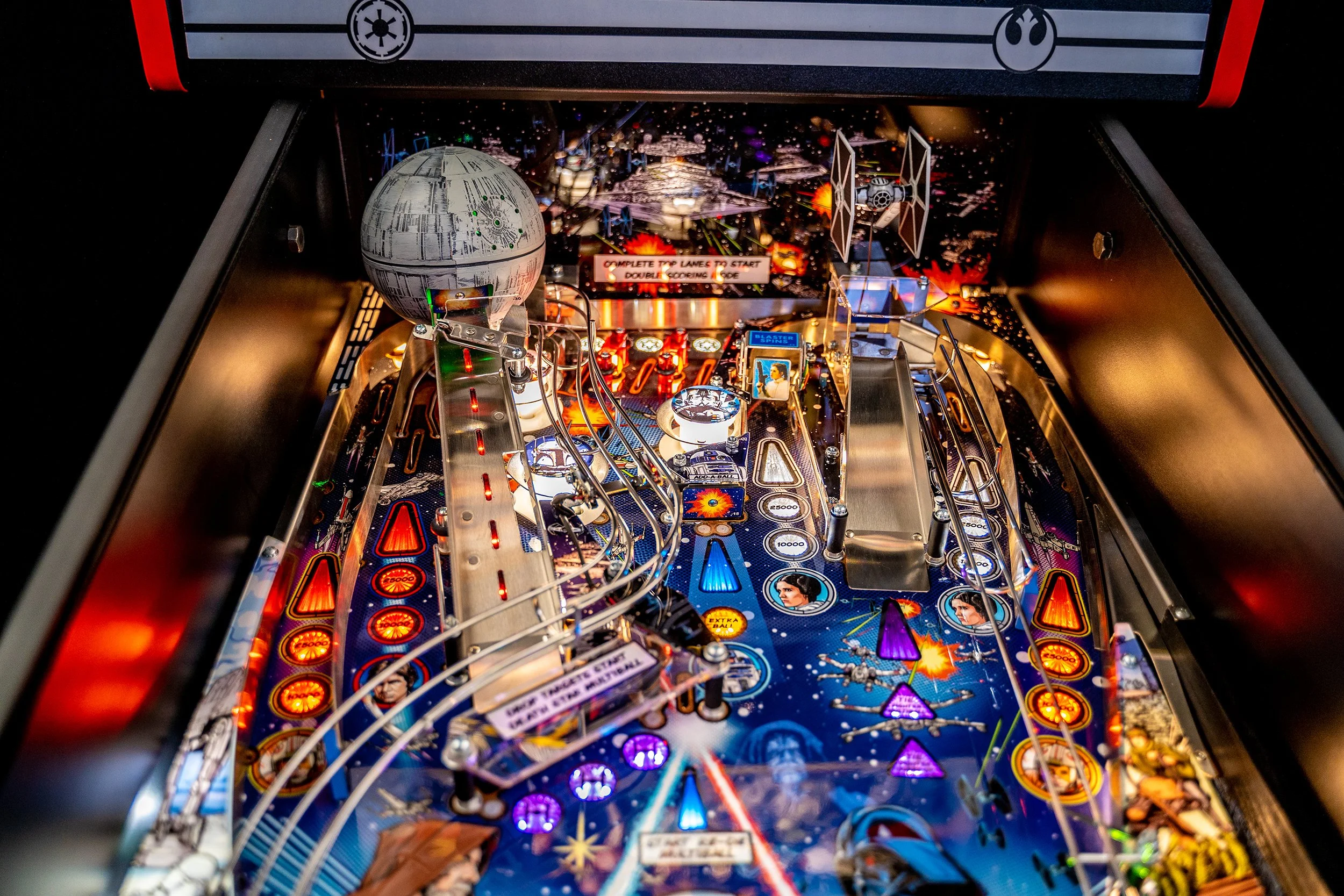 Stern Pinball Star Wars Comic Art Home Edition Pinball Machine for sale