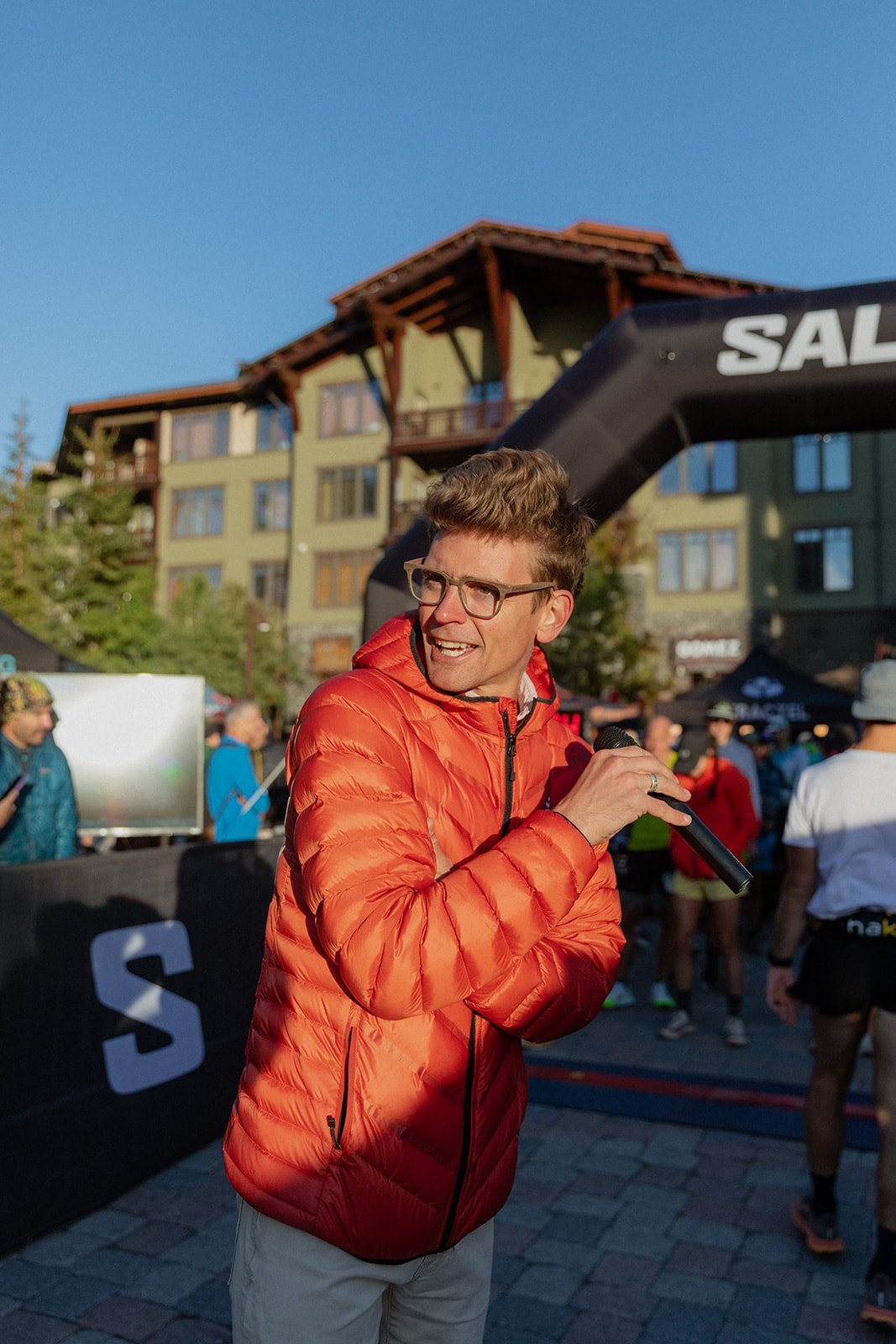 Tim Tollefson, race director of mammoth trail fest, at the start line