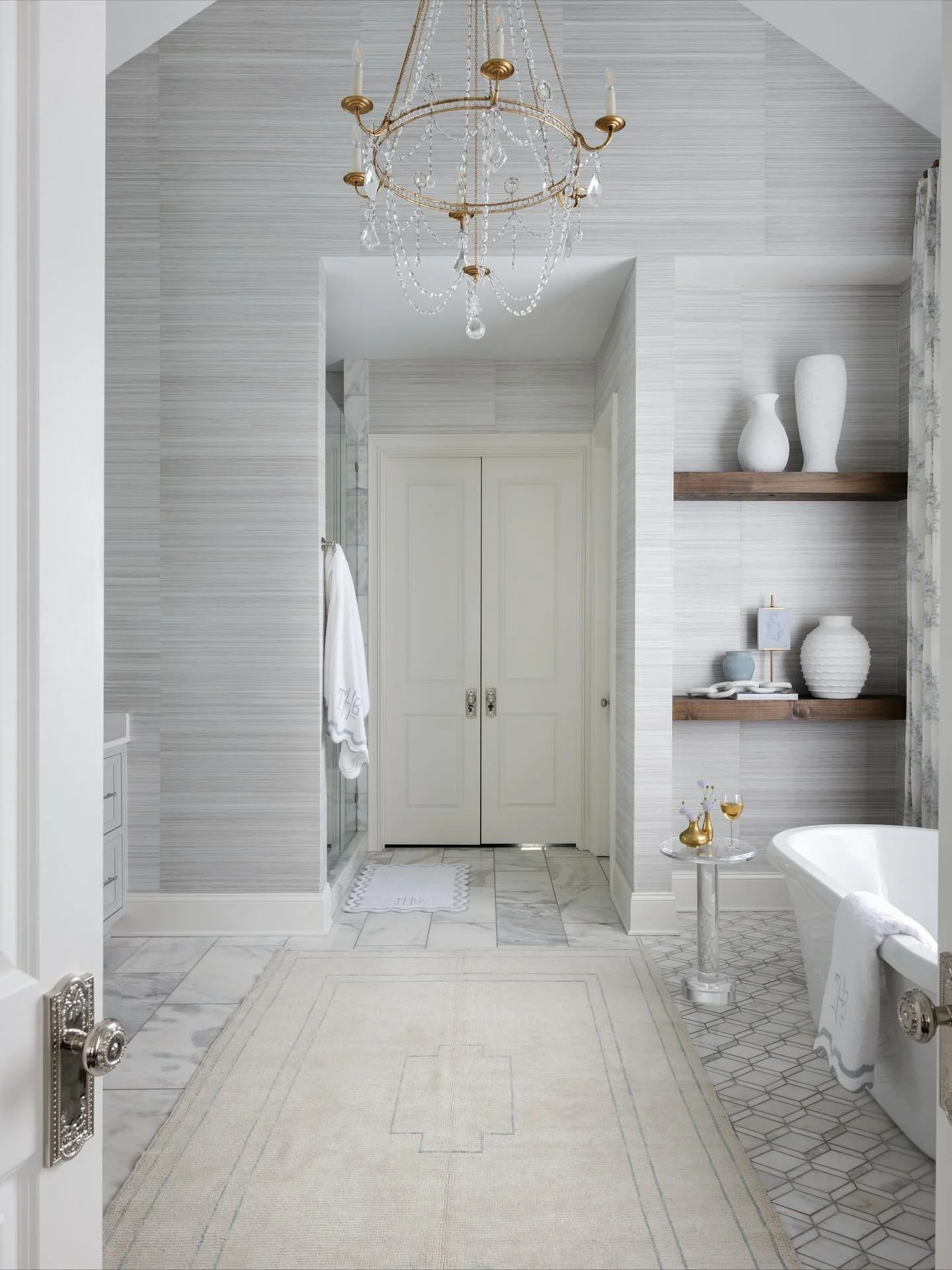 A view we will never get tired of ✨

#GarrowInteriors #InteriorDesign #DesignDetails #NashvilleInteriors #DreamBathroom #HouseGoals