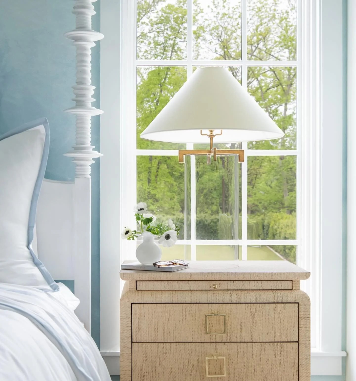 We love these fixtures and how they bring out individual, creative moments in each space 🤍

Thoughtful lighting isn&rsquo;t just functional &mdash; it sets the tone and adds character to your space.

#garrowinteriors #interiordesigner #nashvilletn #