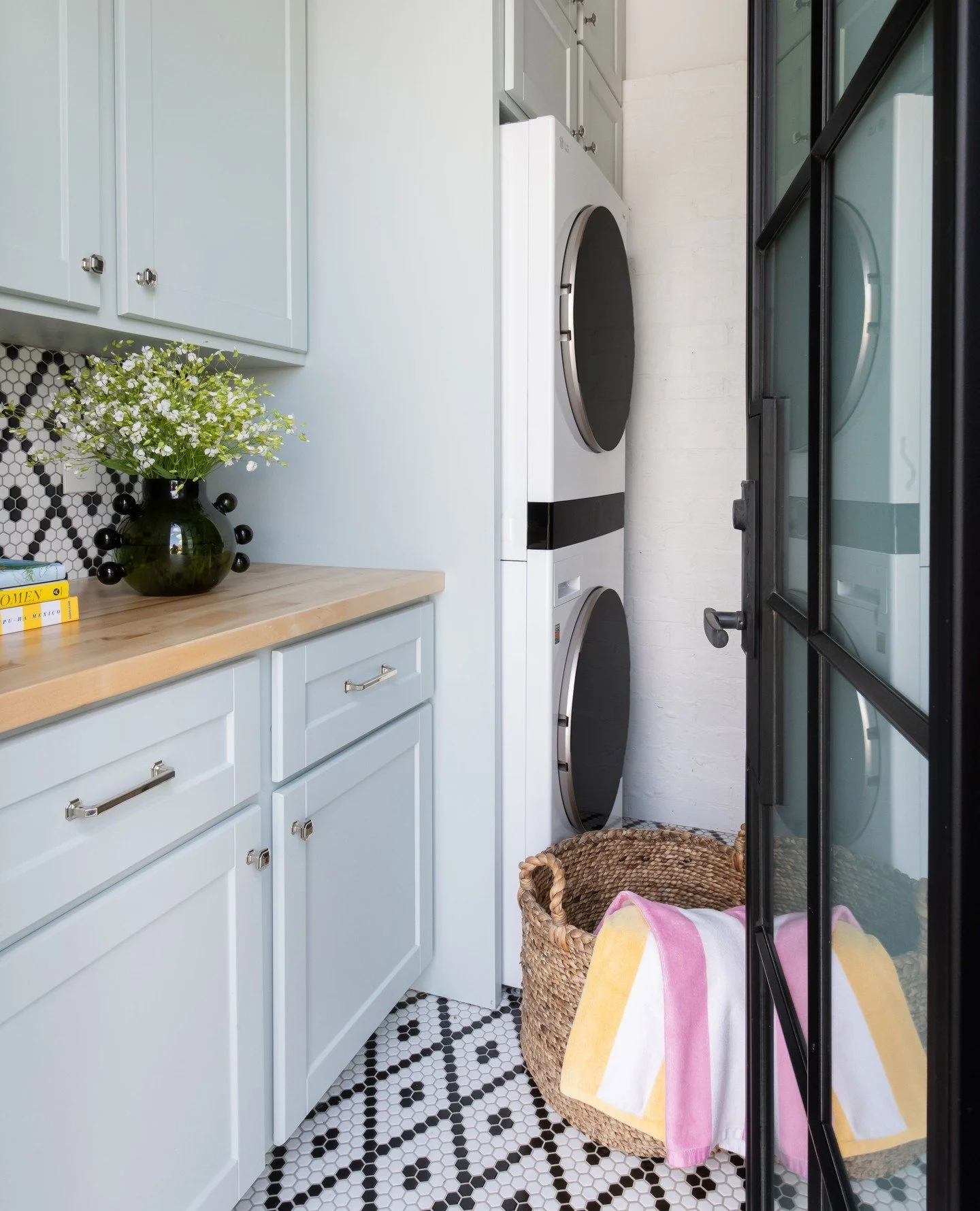 Washer/dryer in the pool house? Yes please!⁠
⁠
With the pool set a bit away from the main house, this just made sense&mdash;no hauling wet towels through the house 🙌🏼⁠
⁠
#NashvilleInteriorDesigner #LuxuryHomeDesign #ElevatedInteriors #NashvilleHome
