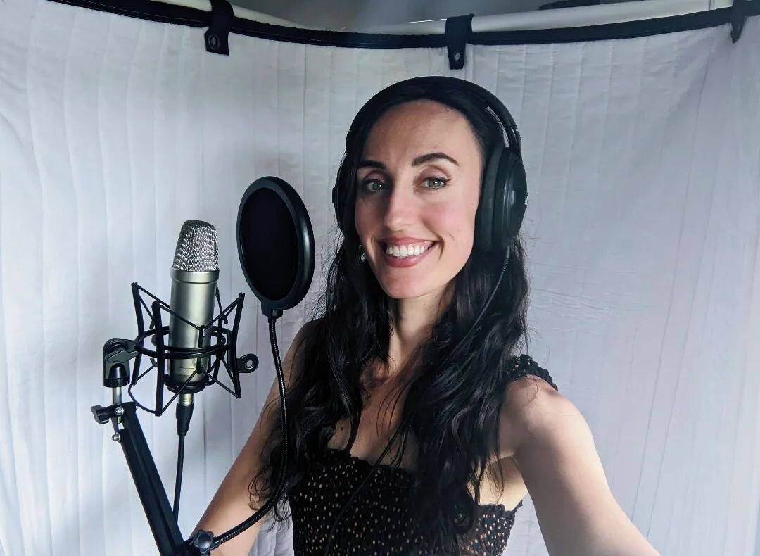 Today's job:  Creating and recording a bunch of phrases in a made up fantasy language. Not a bad way to spend the day! 🧝🏼&zwj;♀️,🌿🧙&zwj;♂️
.
.
.
.
.
.
.
.
.
#vocalist #voiceover #soundtrack #sessionsinger #videogamemusic #cinematic #composer #hom