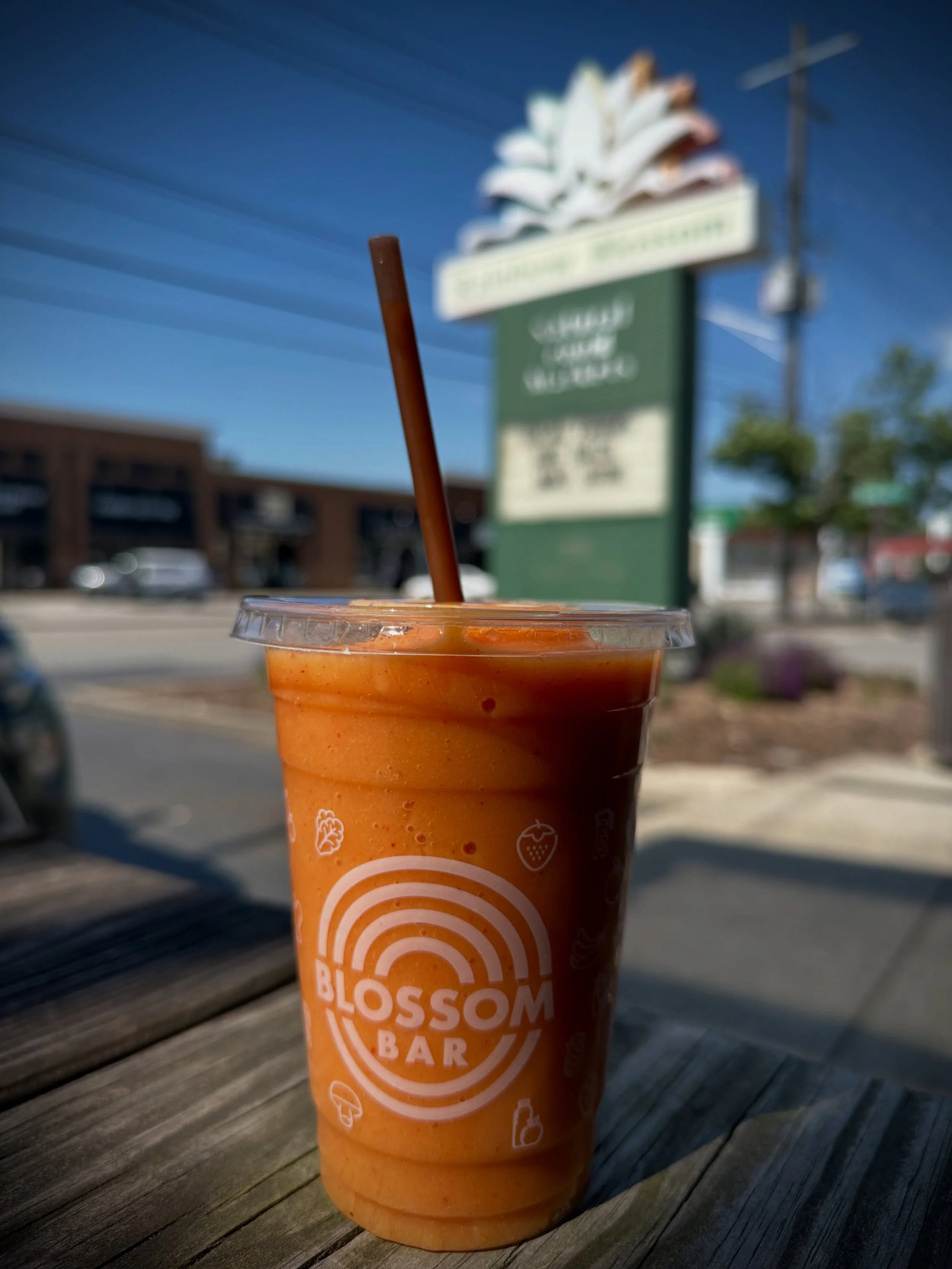 Sweet strawberries, juicy mango, and pineapple sunshine all blended into one perfect smoothie.

📸: Daniel Brashear

Summer Sunset is this month&rsquo;s Blossom Bar featured item!

Our Summer Sunset smoothie is a vibrant blend of mango juice, banana,