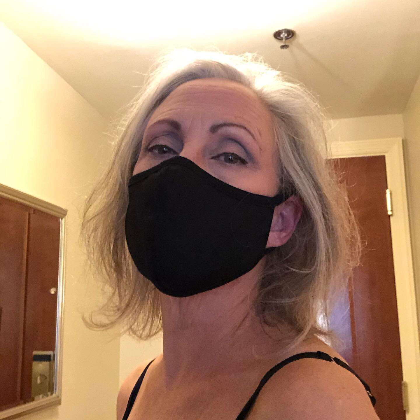 What will I wear to my (socially distanced) opening tonight? 
A little black mask! 

#hotmetal #harrisoncenter #steelmaking #pastelartist #pastelart