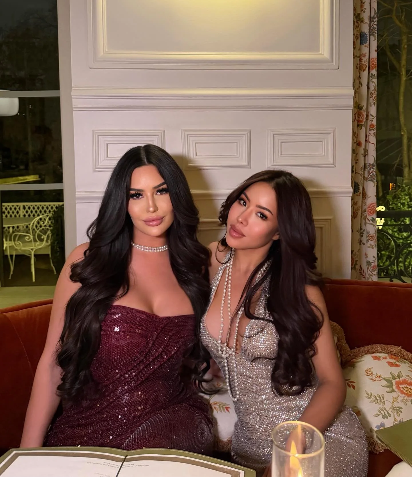 Last night was a movie🖤🎬 @revanesse 

Hair by the best in Paris @elielenzo_victorhugo 💋✨Thank you for taking care of us!🤍