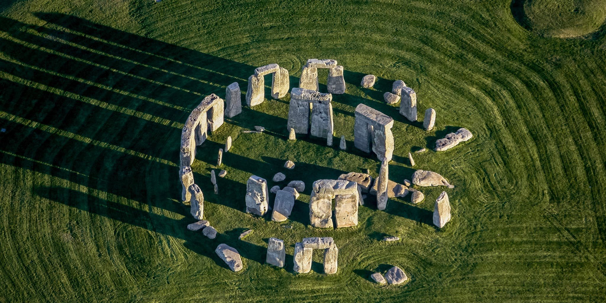 Who built stonehenge and why priceless