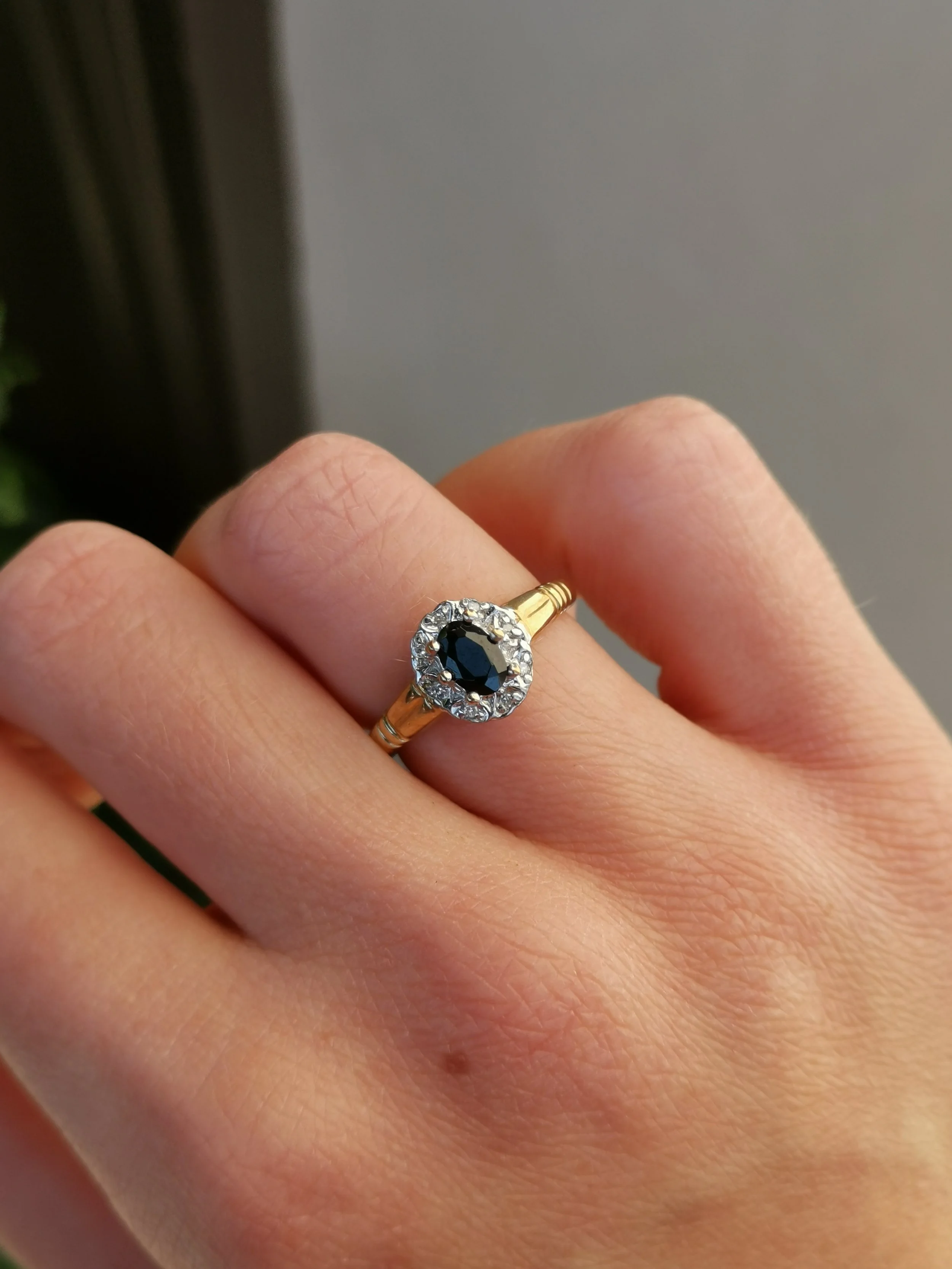 9ct Sapphire & Diamond Ring