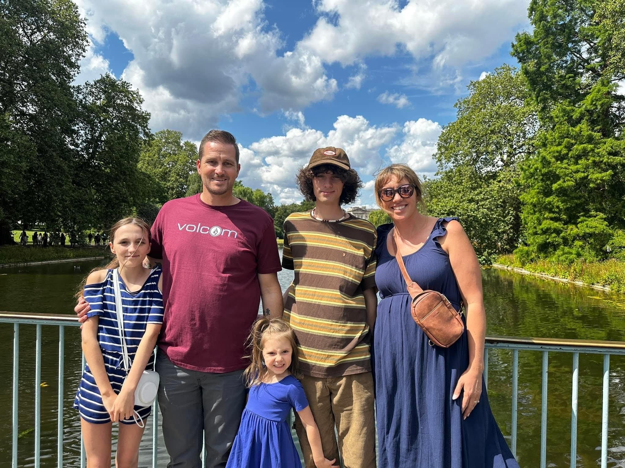 Nate&Sonja Fam 2023.jpg
