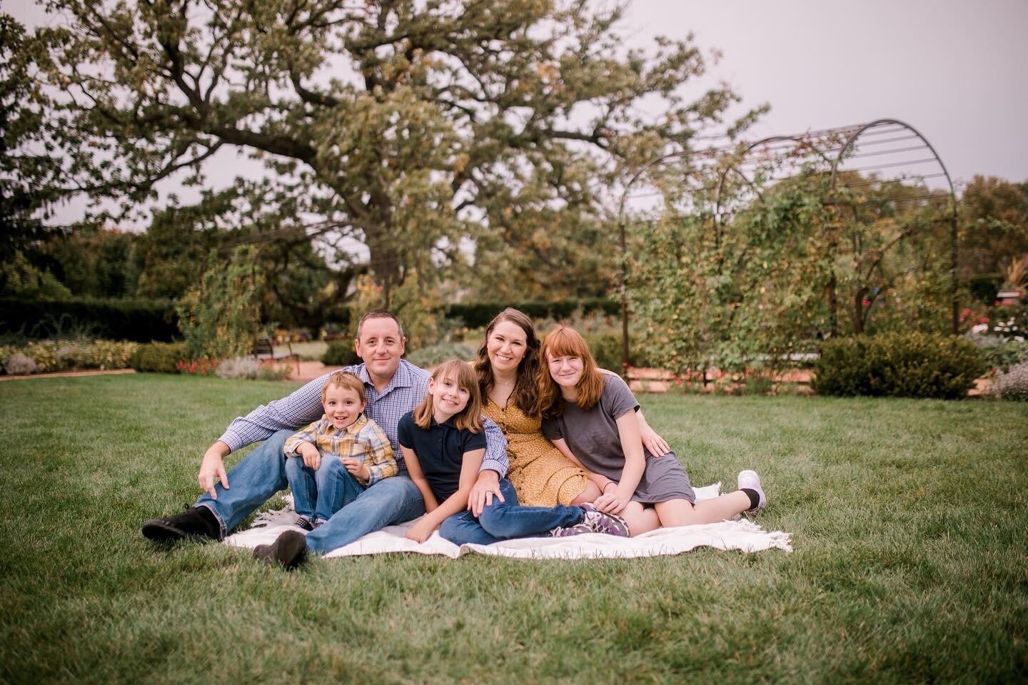 Fall family photo fun with the Orelove squad! I&rsquo;ve known these kiddos since they were born, and I am absolutely refusing to accept how grown up and mature they are. Where has the time gone? I am so glad we all got to catch up, and that they let