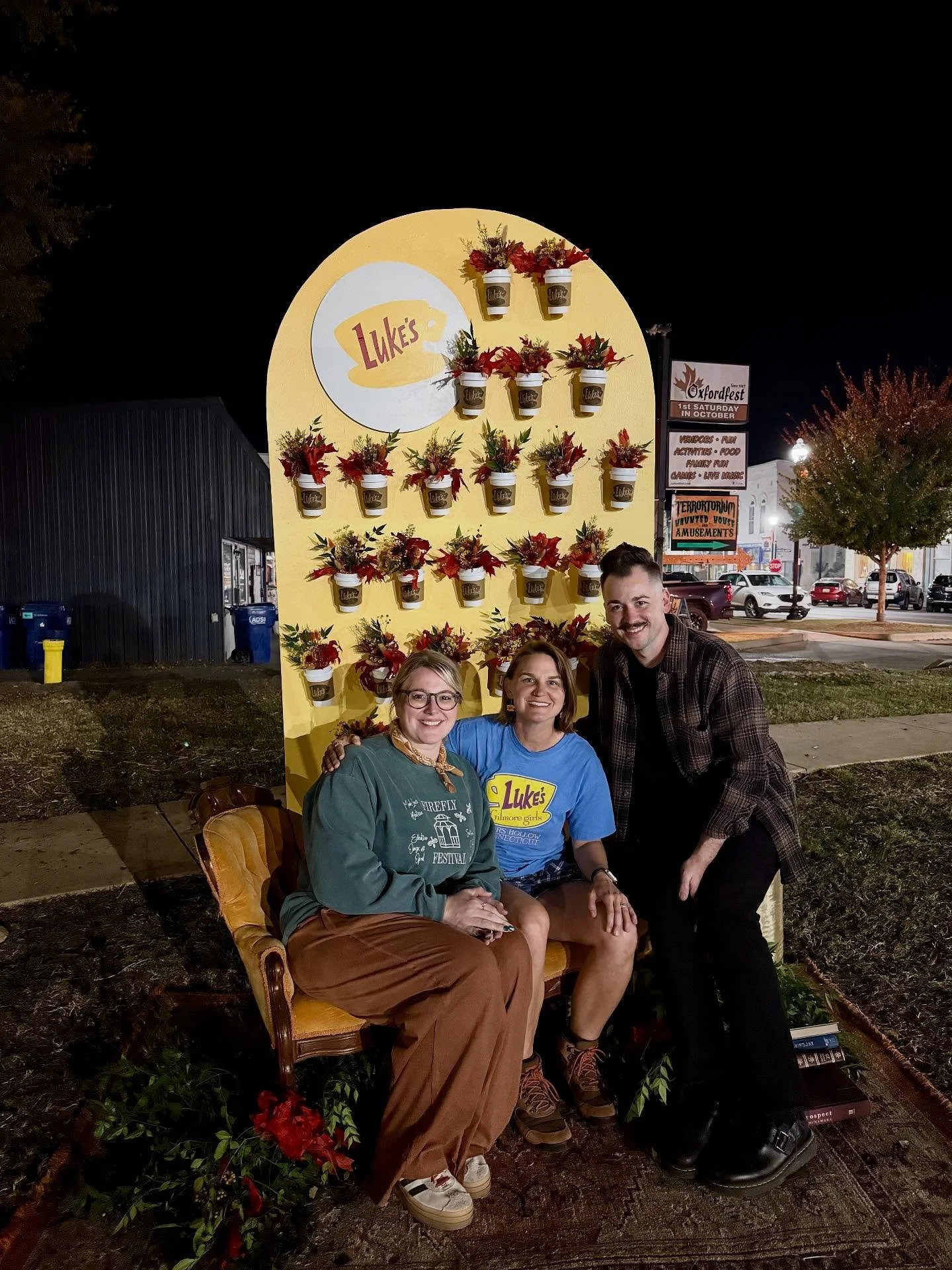 Still can’t stop smiling thinking about Saturday. What a dream come true! 💛
At one point I just stood in the middle of the park, watching the lights twinkle and everyone laughing, sipping coffee, and enjoying the music — and it hit me.