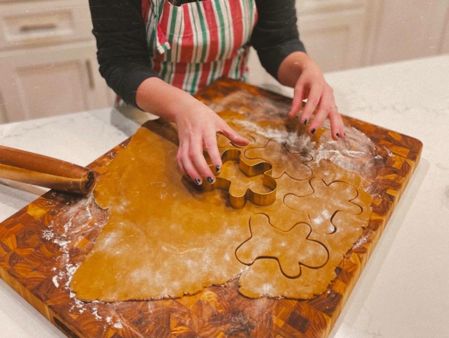 The Gingerbread Latte: Homemade gingerbread, warm spices, and the kind of comfort only a Southern Christmas can give. ✨🤎

#southerngirlcoffeecompany #alleycoffeeshop #gingerbreadlatte #christmasmenu