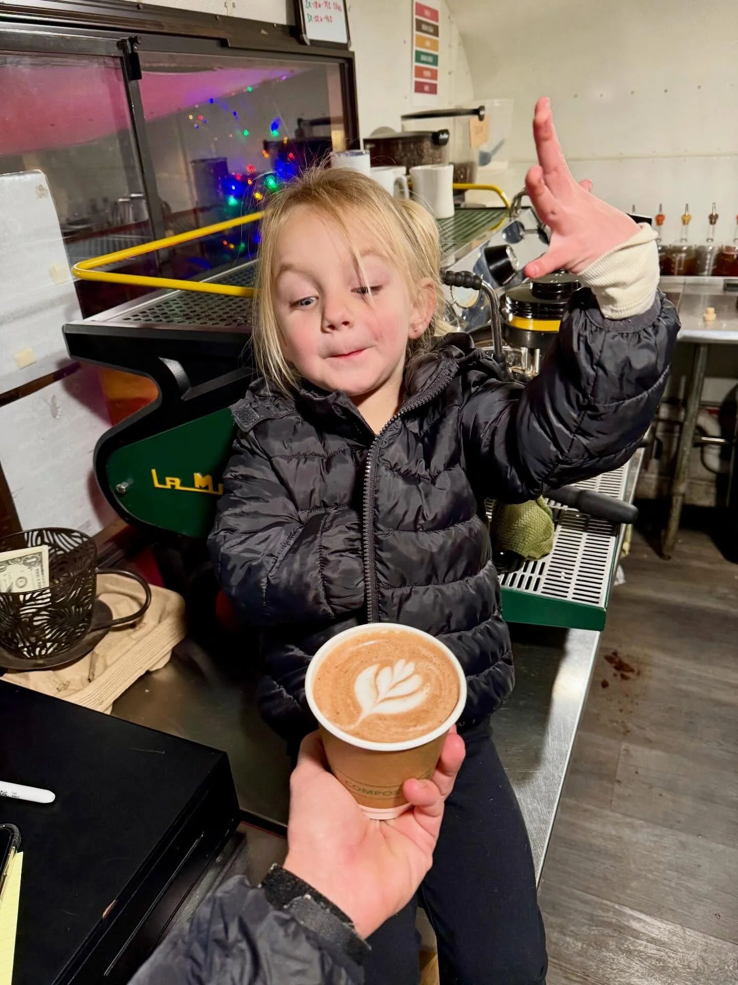 What is better than Southern Girl Coffee hot chocolate during the christmas parade?☕️🍫🎄

 $2.00 Southern Girl Coffee hot chocolate at the christmas parade! 

#southerngirlcoffeecompany #hotchcolate #christmasparade