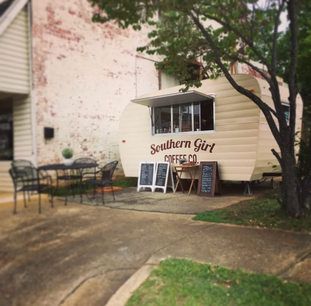 2016. The year everything started to feel real.
The year we hired our very first employee.
The year our trailer had its first full season of life.

We were still loading up for farmers markets and setting up at festivals, but Choccolocco Street becam