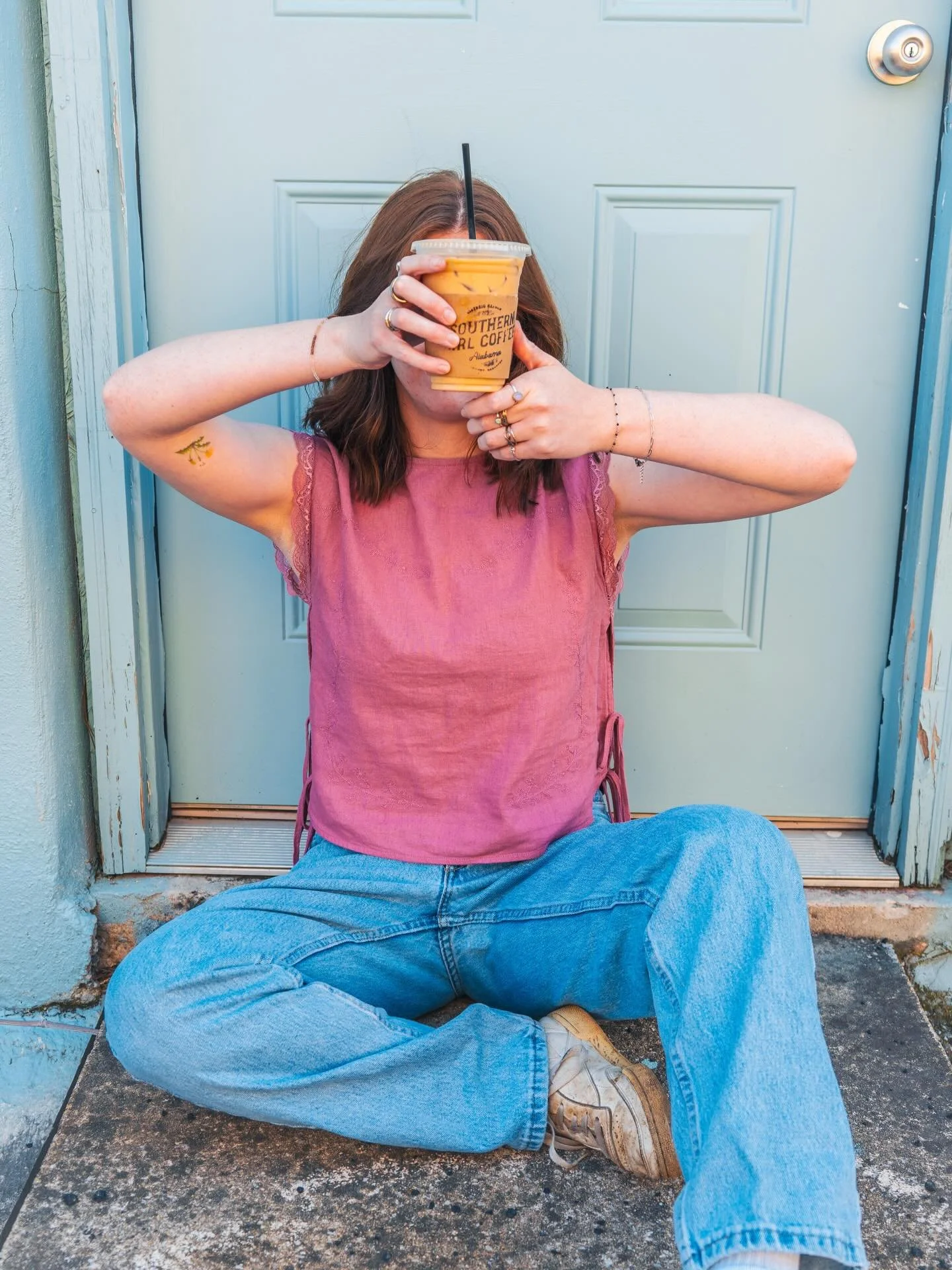 We&rsquo;ve got a new latte hitting the menu Monday. Take your best guess&hellip; 👀

📸: @_olivias_studio 

#newlatte #southerngirlcoffeecompany #alleycoffeeshop