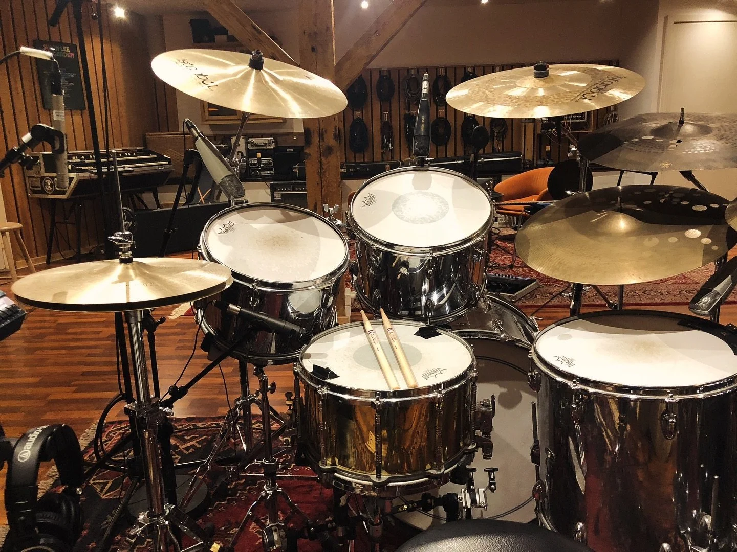 We are in the studio again! This will be a new excitting direction for us musically!

#timechild #progressiverock #drummers #drumkit #bstickofdenmark #acdunlimited #roland #martinhaumann