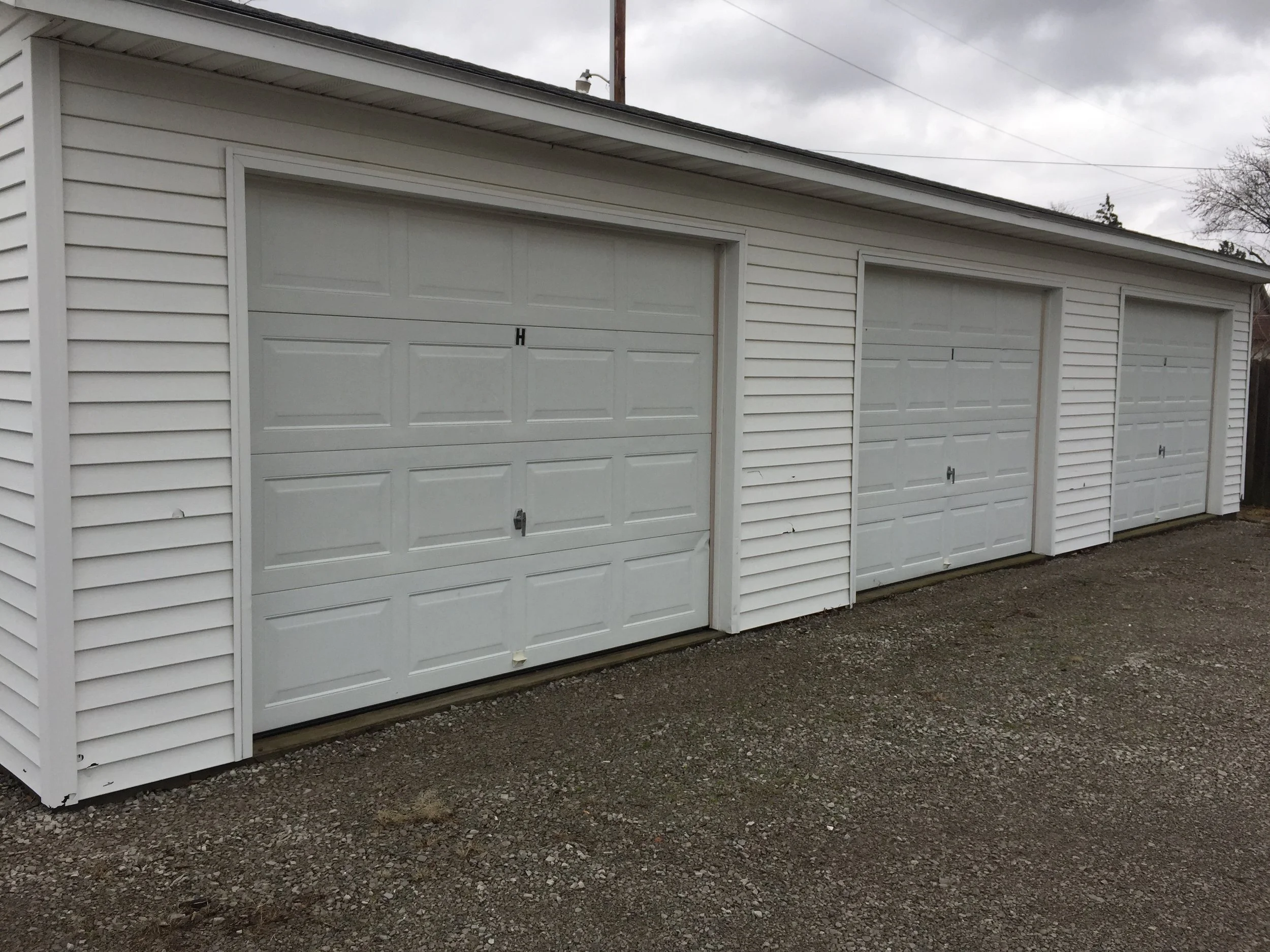 Allen Ave. garages.JPG