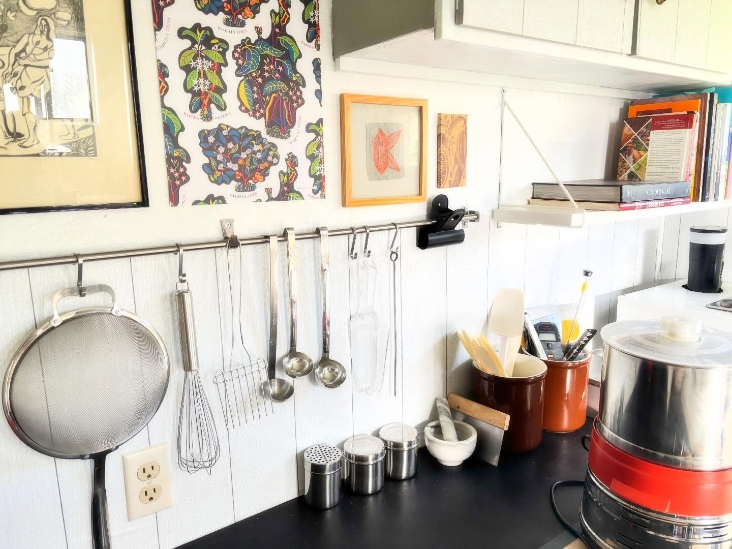 Ready for the livestreams, and all tidied up for the new chocolate year 🤎 🫘🍫