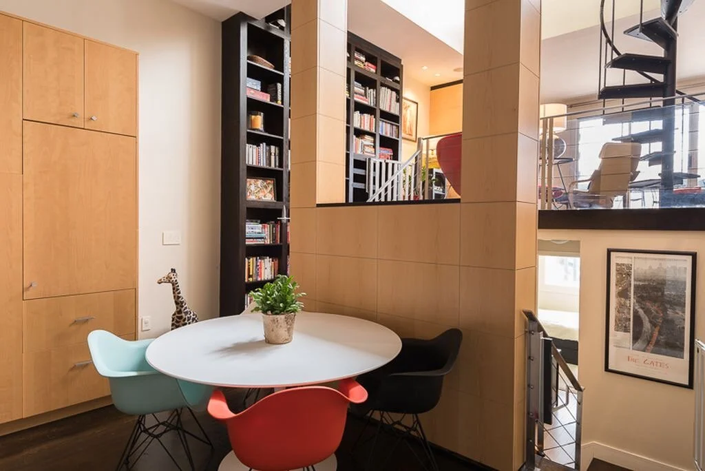 Cambridge modern condo with great photos