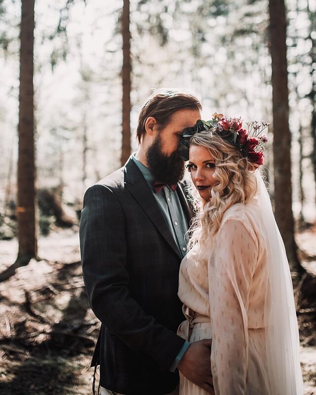 Love I a Swedish forrest.. One of my favorite assignments last year, was a small intimate wedding in Sweden.. The amount of love, hospitality and generosity found here was amazing to experience.. I absolutely love to do these kinds of assignments, an