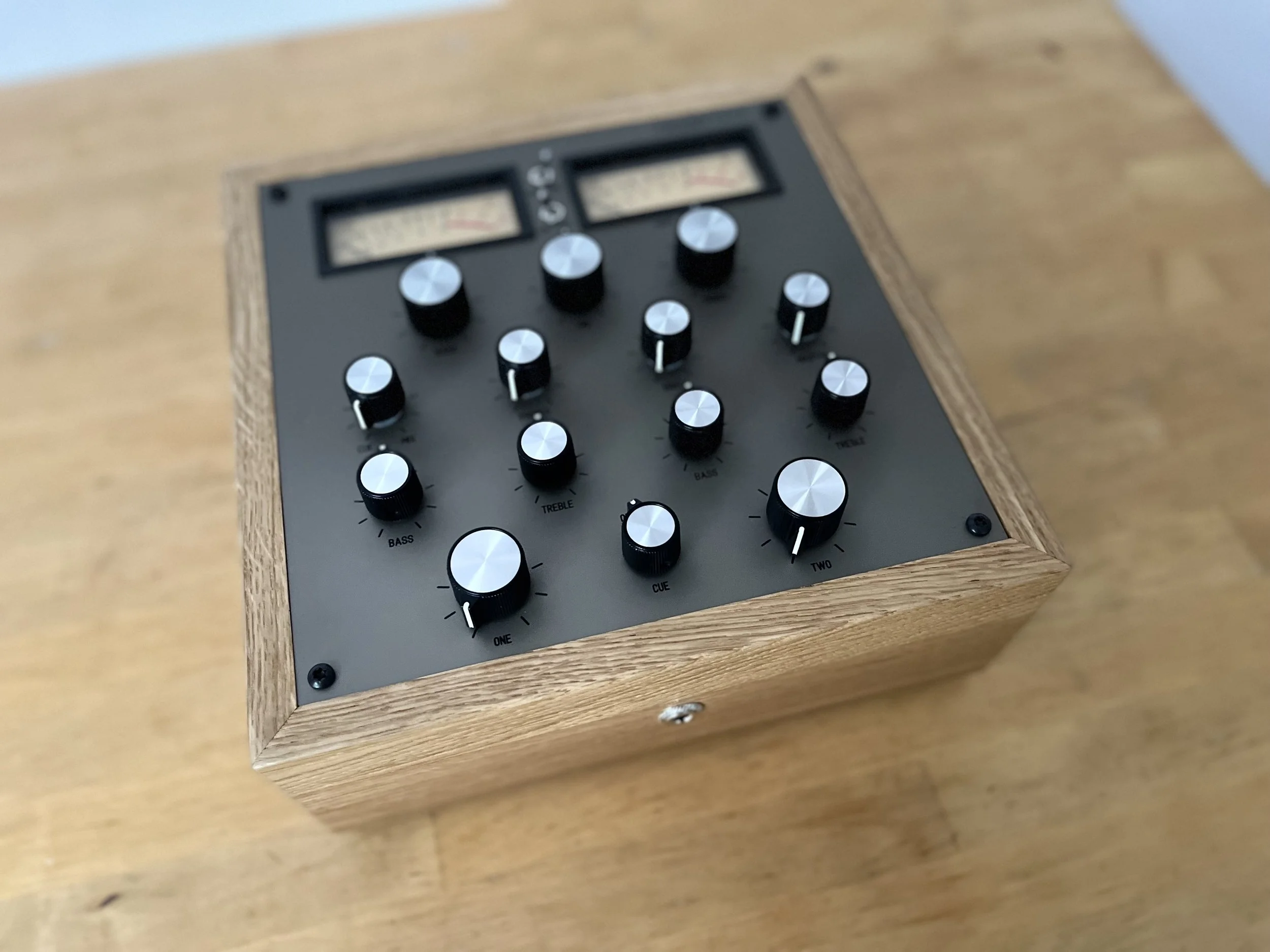 Resør Rotary DJ Mixer Model 2525 Resør Electronics Discrete Rotary