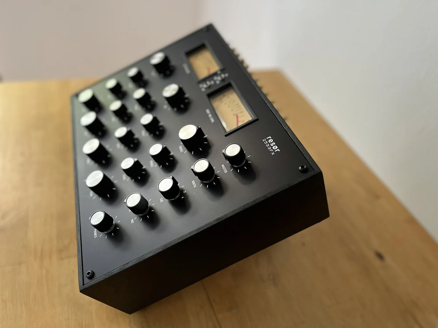 Resør Rotary DJ Mixer Model 2533 FX Resør Electronics Discrete