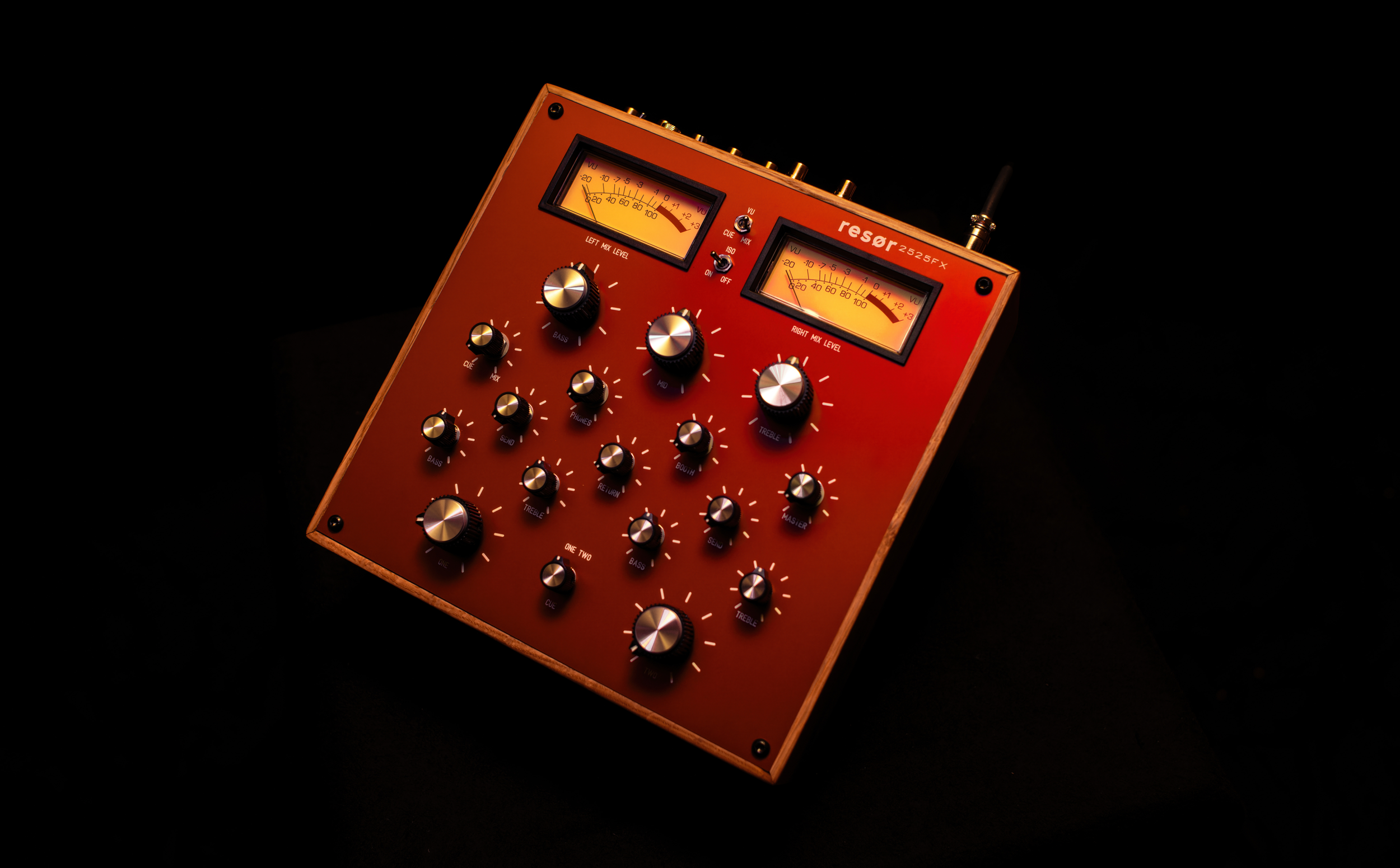 Resør Rotary DJ Mixer Model 2525FX Resør Electronics Discrete