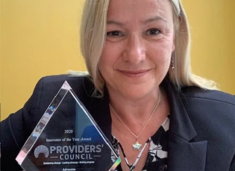 Dr. Sarah Abbott Receiving the 2020 Innovator of the year award.