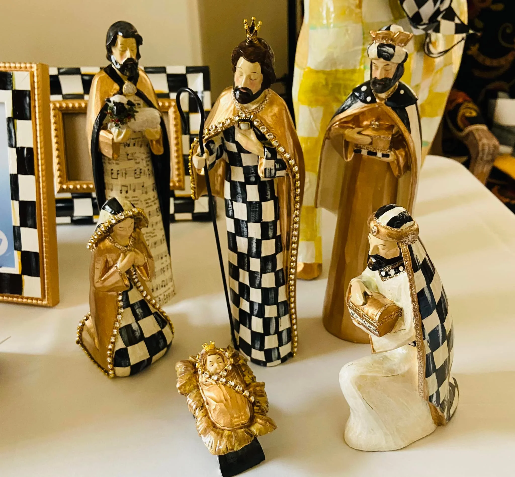 Check Savvy Nativity Scene