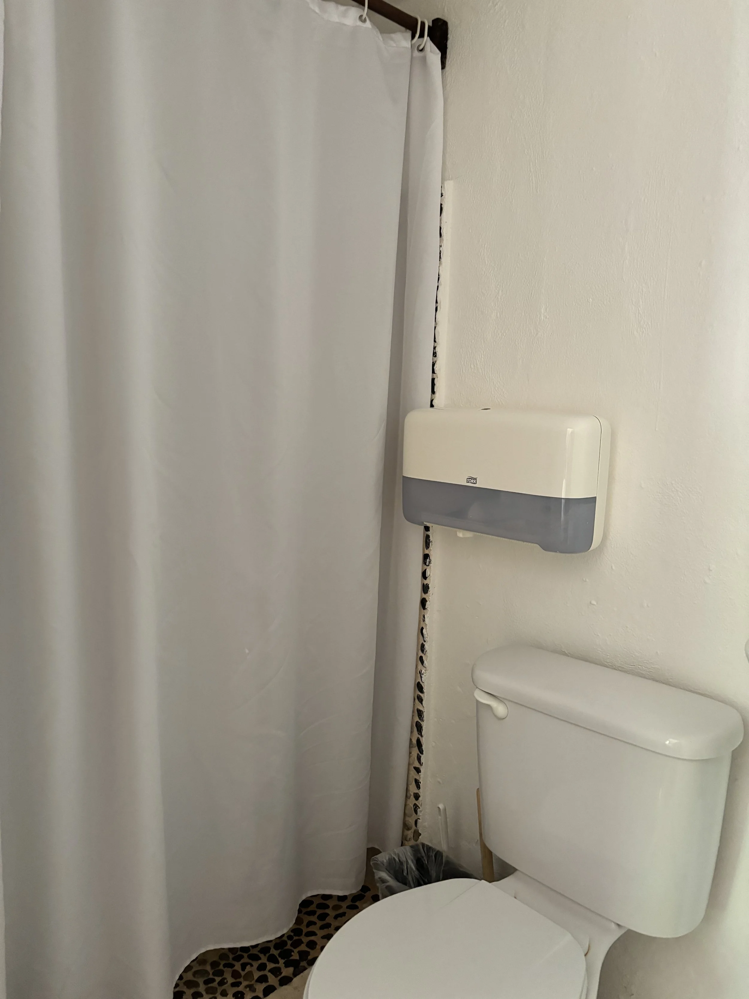 B- QUEEN BAÑO.jpg