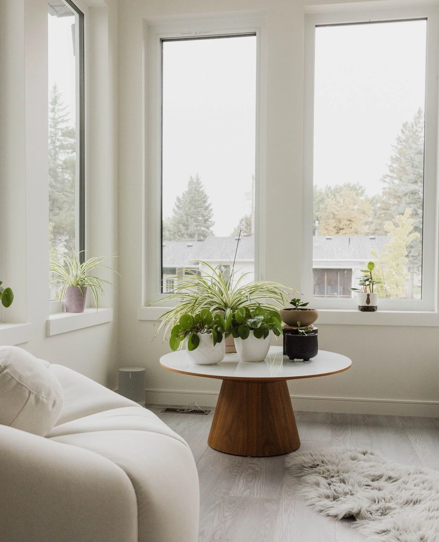 Imagine yourself here in any season&hellip; reading, chatting, board-gaming. 🌱⁠
⁠
This four-season sunroom was built for it all, anytime. Where luxury meets everyday living. ⁠
⁠
⁠
#dynastyhomes #sunroom #fourseason #fourseasonsunroom #customhome #cu