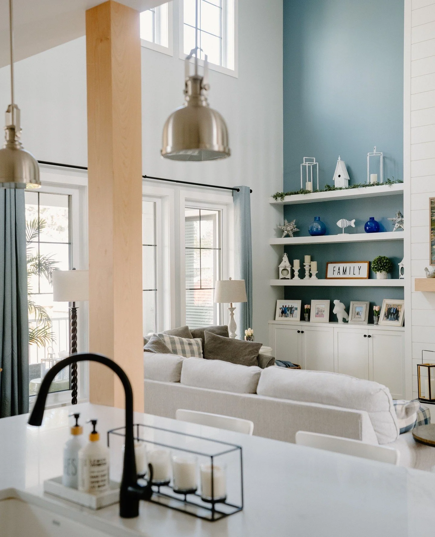 From prep to party, the kitchen flows into the living space with open concept layouts. ⁠
⁠
The perfect layout for the holidays. 💫⁠
⁠
#openconceptliving #customhomes #homedesign #homebuild #homerenovation #winnipeghomes #winnipeghomebuilder #dynastyh